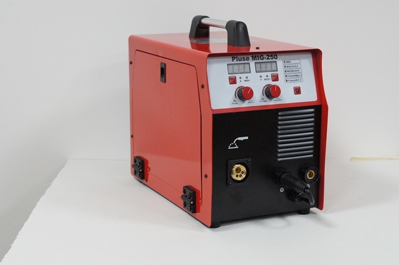 One Phase 250A Mig Pulse Welding Machines For aluminum alloy